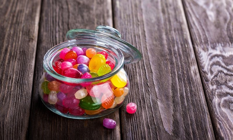 Обои разноцветные, конфеты, банка, леденцы, карамель, colorful, candy, bank, lollipops, caramel разрешение 3840x2400 Загрузить