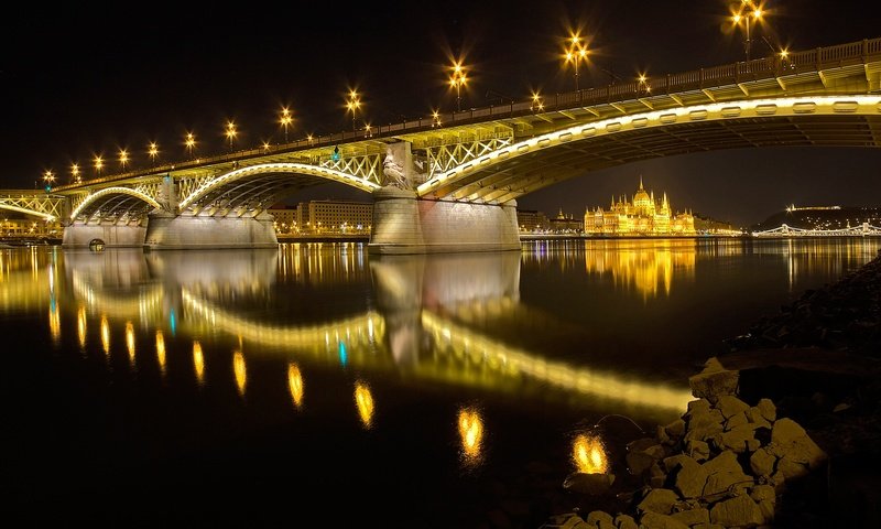 Обои ночь, огни, река, венгрия, будапешт, парламент, дунай, night, lights, river, hungary, budapest, parliament, the danube разрешение 2048x1365 Загрузить