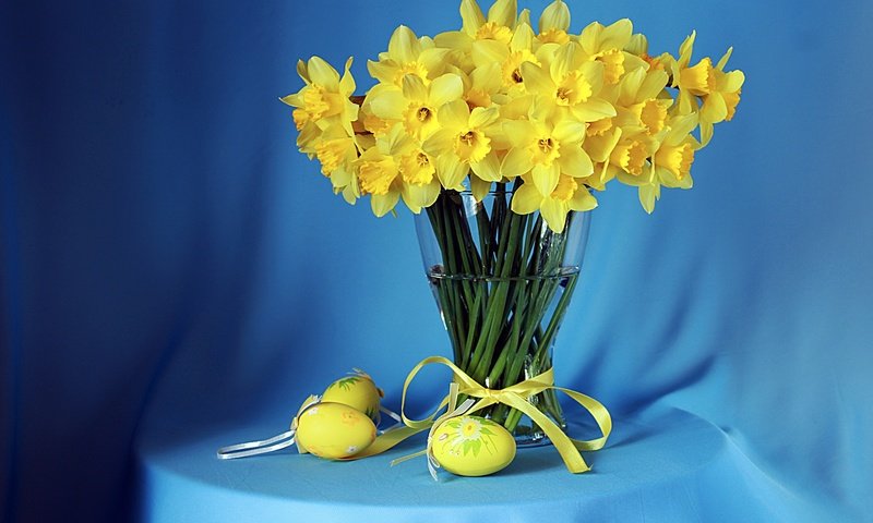 Обои цветы, букет, пасха, яйца, нарциссы, flowers, bouquet, easter, eggs, daffodils разрешение 2000x1333 Загрузить