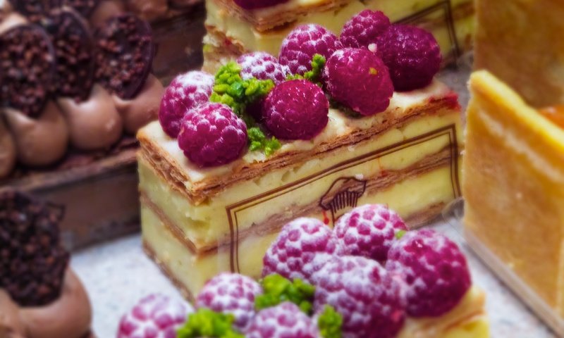Обои малина, ягоды, сладкое, десерт, пирожные, raspberry, berries, sweet, dessert, cakes разрешение 3648x2736 Загрузить