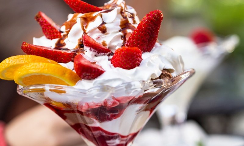 Обои мороженое, клубника, апельсин, шоколад, сладкое, десерт, ice cream, strawberry, orange, chocolate, sweet, dessert разрешение 2560x1599 Загрузить