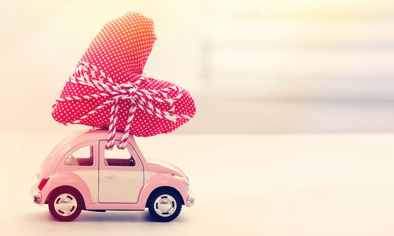 Обои сердечко, игрушка, сердце, подарок, автомобиль, машинка, heart, toy, gift, car, machine разрешение 1920x1200 Загрузить