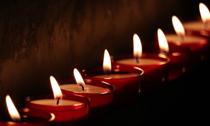 Обои свечи, пламя, стена, черный фон, фитиль, свечки, candles, flame, wall, black background, wick, candle разрешение 5549x3144 Загрузить