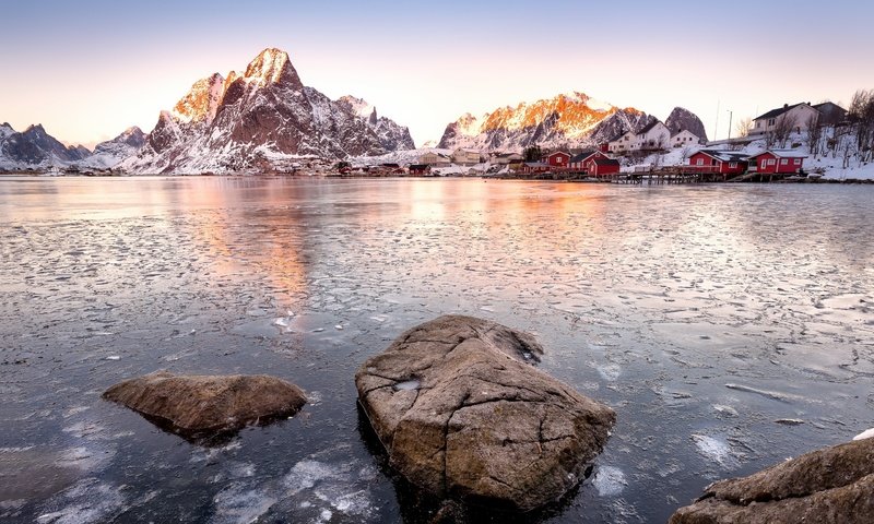 Обои горы, хамней, камни, море, город, залив, норвегия, лофотенские острова, рейне, mountains, hamnøy, stones, sea, the city, bay, norway, the lofoten islands, the rhine разрешение 2560x1752 Загрузить