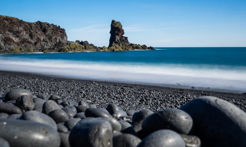 Обои скалы, камни, пейзаж, море, пляж, rocks, stones, landscape, sea, beach разрешение 1920x1200 Загрузить