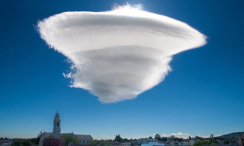 Обои небо, облака, природа, облако, лентикулярные облака, the sky, clouds, nature, cloud, lenticular clouds разрешение 3978x2746 Загрузить