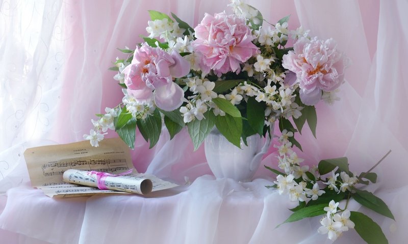 Обои ноты, букет, пионы, жасмин, notes, bouquet, peonies, jasmine разрешение 2000x1302 Загрузить