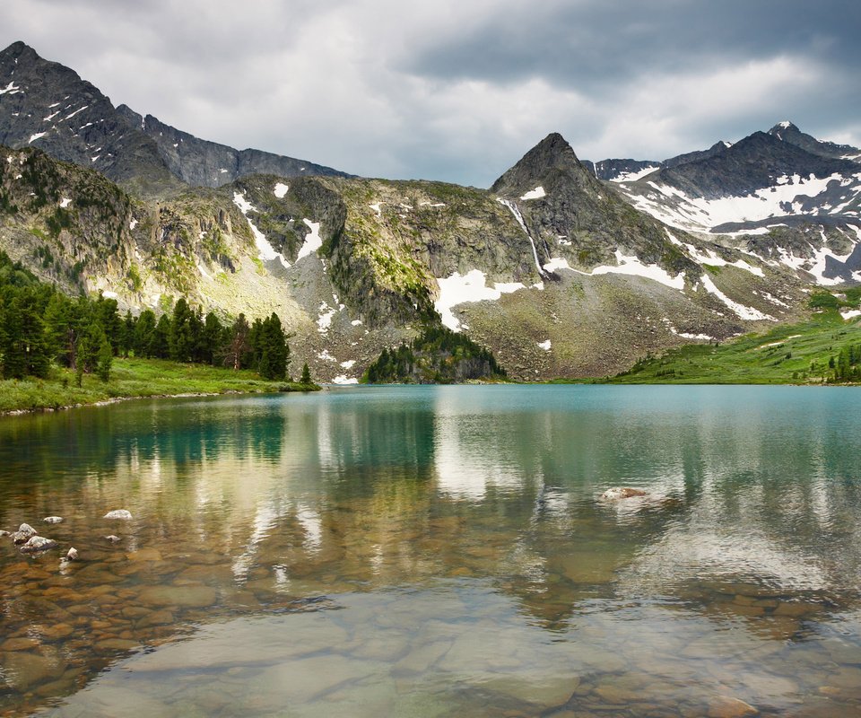 Обои горы, водоем, весна, леса, великолепно, озеро вблизи гор, mountains, pond, spring, forest, great, lake near mountains разрешение 2560x1600 Загрузить