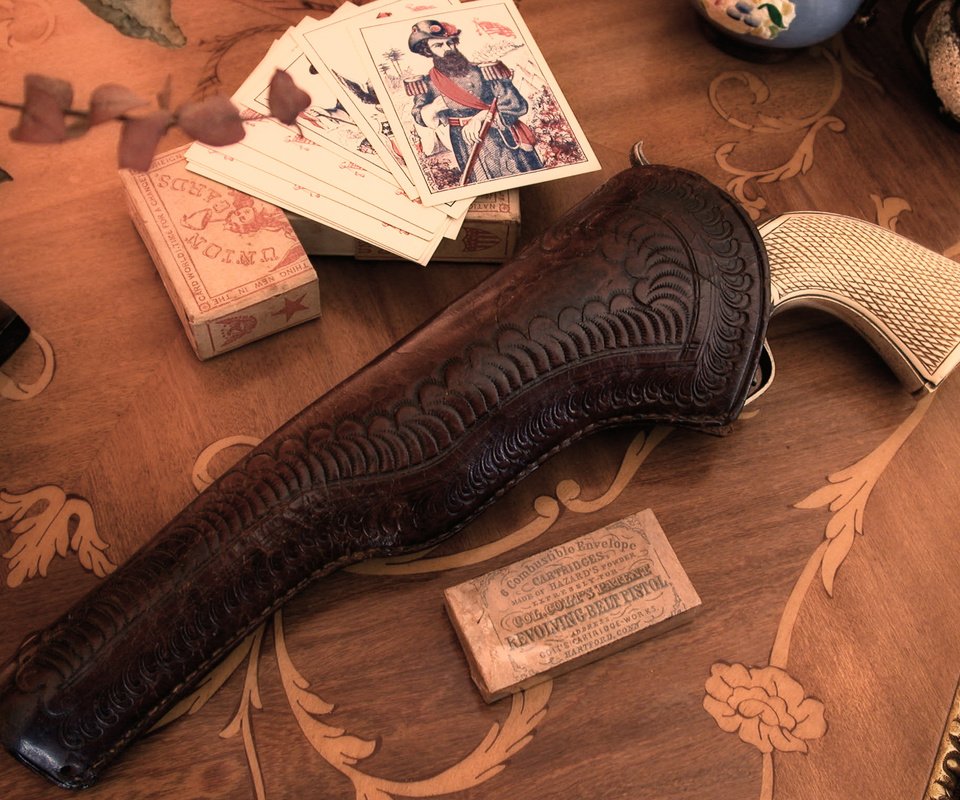 Обои оружие, карты, ковбои, револьвер, кабура, былое, weapons, card, cowboys, revolver, cabourg, former разрешение 2048x1536 Загрузить