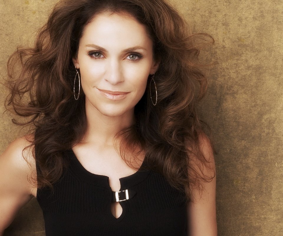 Обои улыбка, брюнетка, взгляд, актриса, amy brenneman, эми бреннеман, smile, brunette, look, actress разрешение 1920x1080 Загрузить