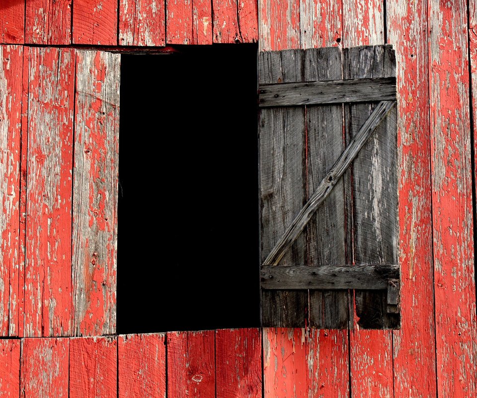 Обои красный, доски, окно, амбар, red, board, window, the barn разрешение 2560x1600 Загрузить