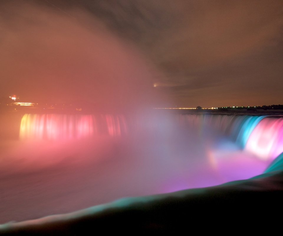 Обои ночь, огни, вода, город, подсветка, ниагарский водопад, night, lights, water, the city, backlight, niagara falls разрешение 2560x1600 Загрузить