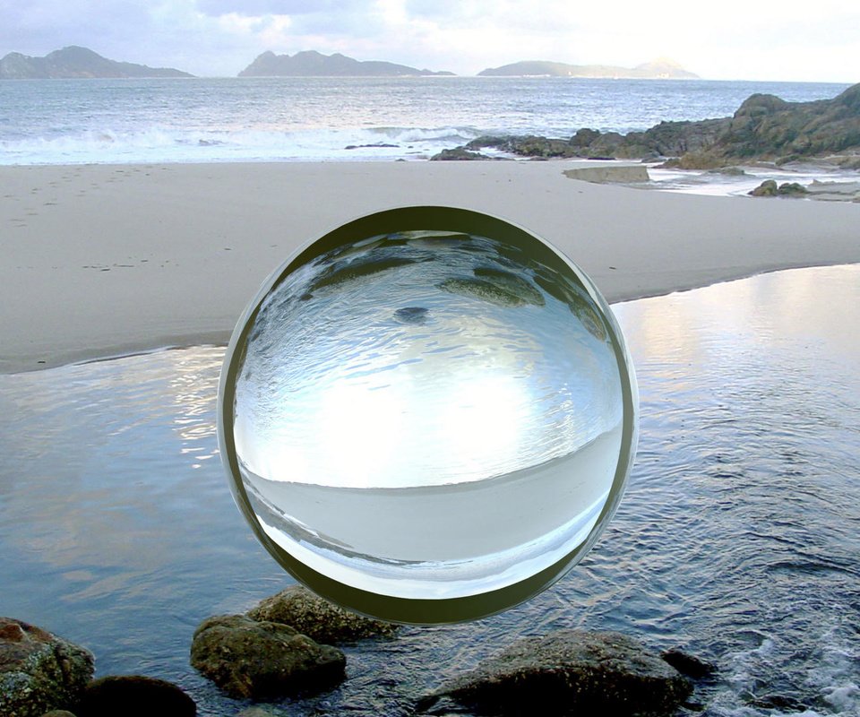 Обои пляж, сфера, шар, стеклянный, компьютерный дизайн, beach, sphere, ball, glass, computer design разрешение 1920x1080 Загрузить