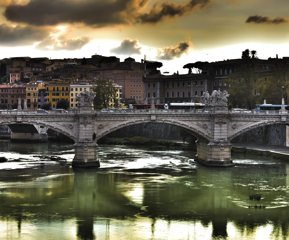 Обои небо, река, мост, город, рим, most rim, тибр, ponte vittorio emanuele ii, the sky, river, bridge, the city, rome, the tiber разрешение 2560x1600 Загрузить