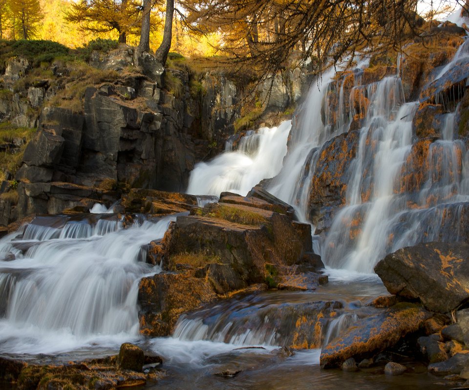 Обои скалы, водопад, каскад, rocks, waterfall, cascade разрешение 1920x1365 Загрузить