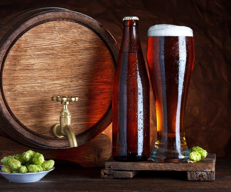 Обои стакан, пиво, бочка, хмель, баррель, glass, beer, barrel, hops разрешение 2880x1920 Загрузить