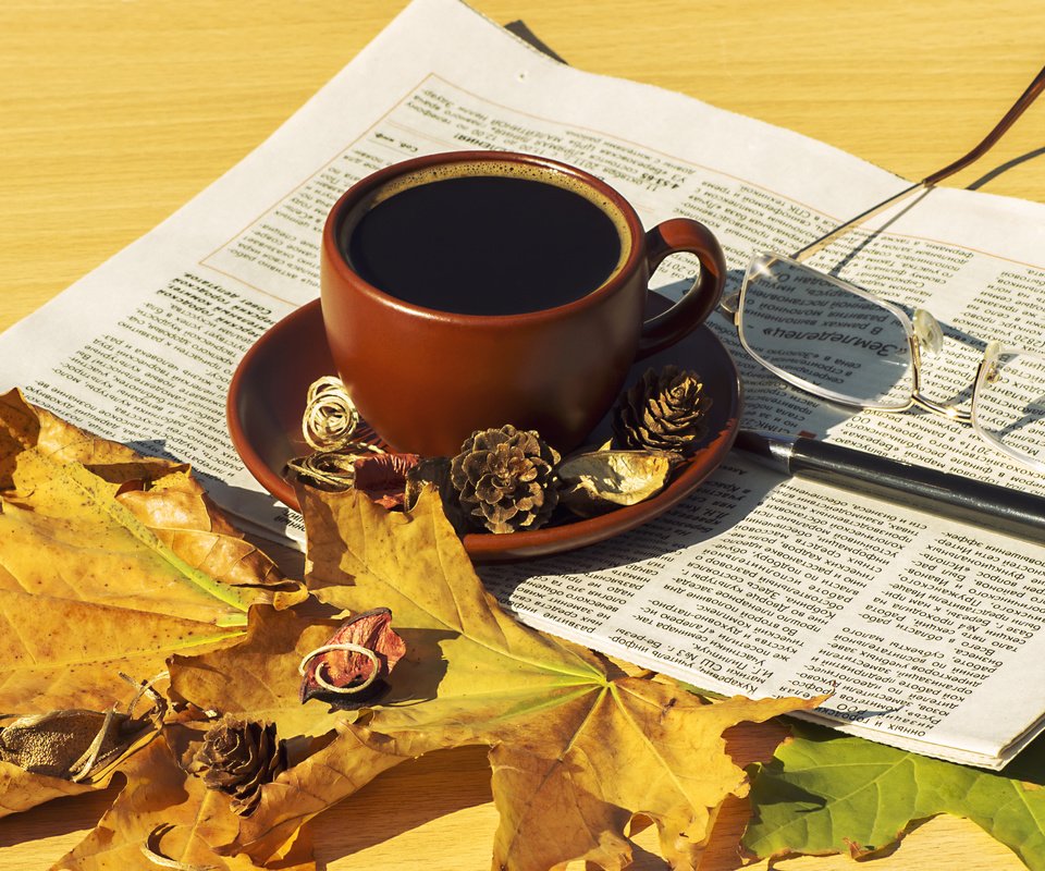 Обои листья, осень, кофе, чашка, шарф, leaves, autumn, coffee, cup, scarf разрешение 4344x2896 Загрузить