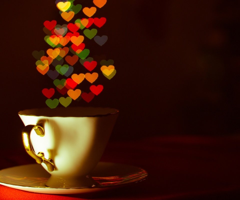 Обои темный фон, блюдце, чашка, чай, сердечки, кубок, the dark background, saucer, cup, tea, hearts разрешение 2880x1926 Загрузить