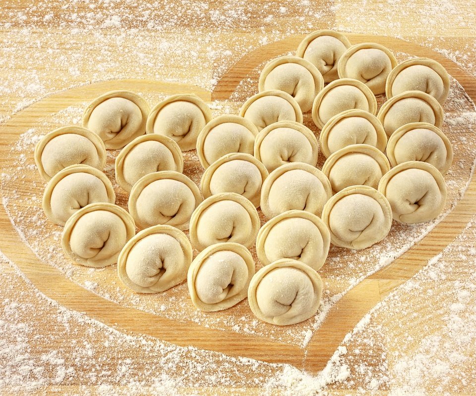 Обои сердце, любовь, тесто, мука, пельмени, heart, love, the dough, flour, dumplings разрешение 4400x3023 Загрузить