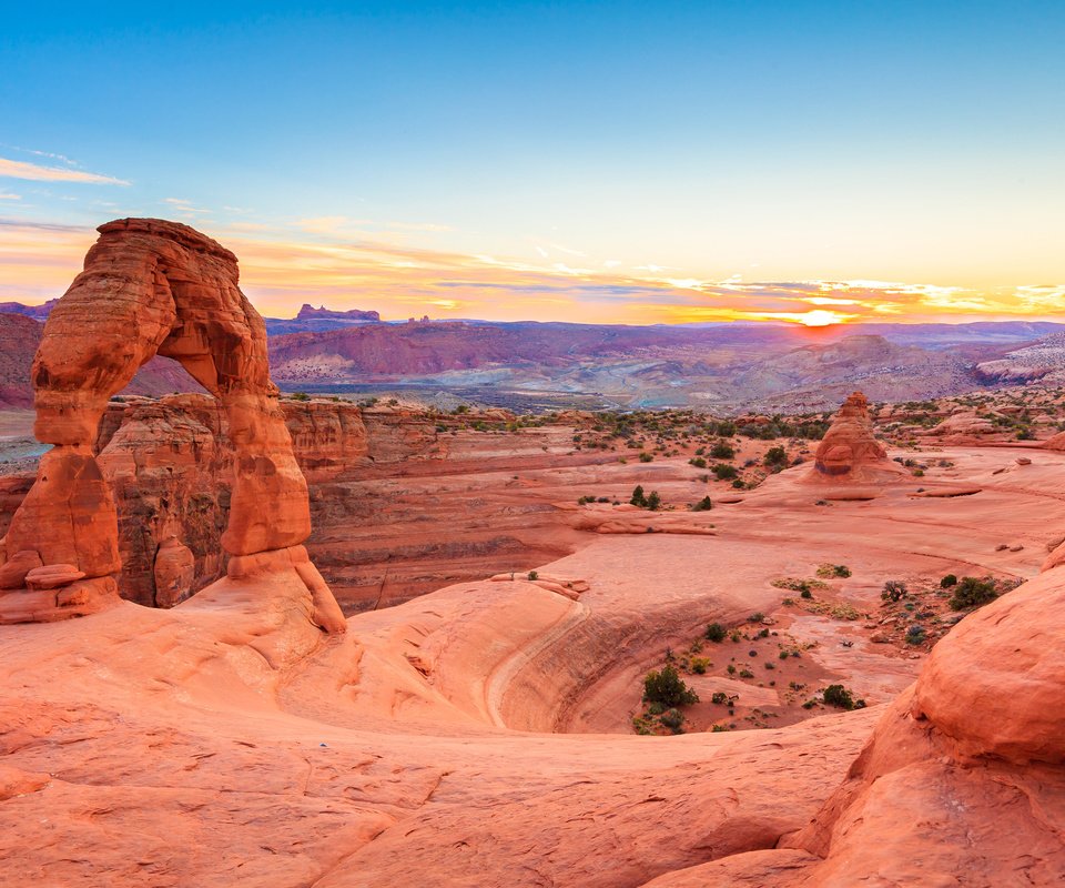 Обои скалы, пейзаж, каньон, юта, национальный парк арки, rocks, landscape, canyon, utah, arches national park разрешение 3840x2400 Загрузить