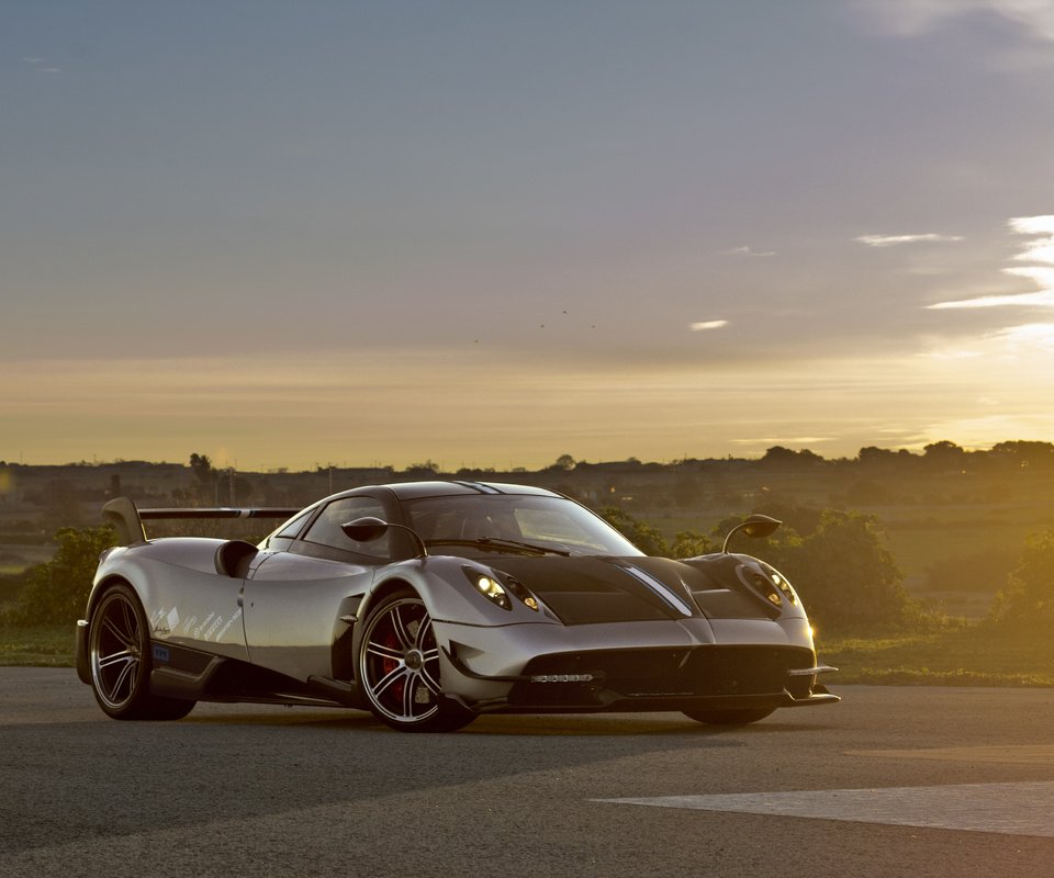 Обои дорога, вид сбоку, пагани, huayra, road, side view, pagani разрешение 3872x2581 Загрузить