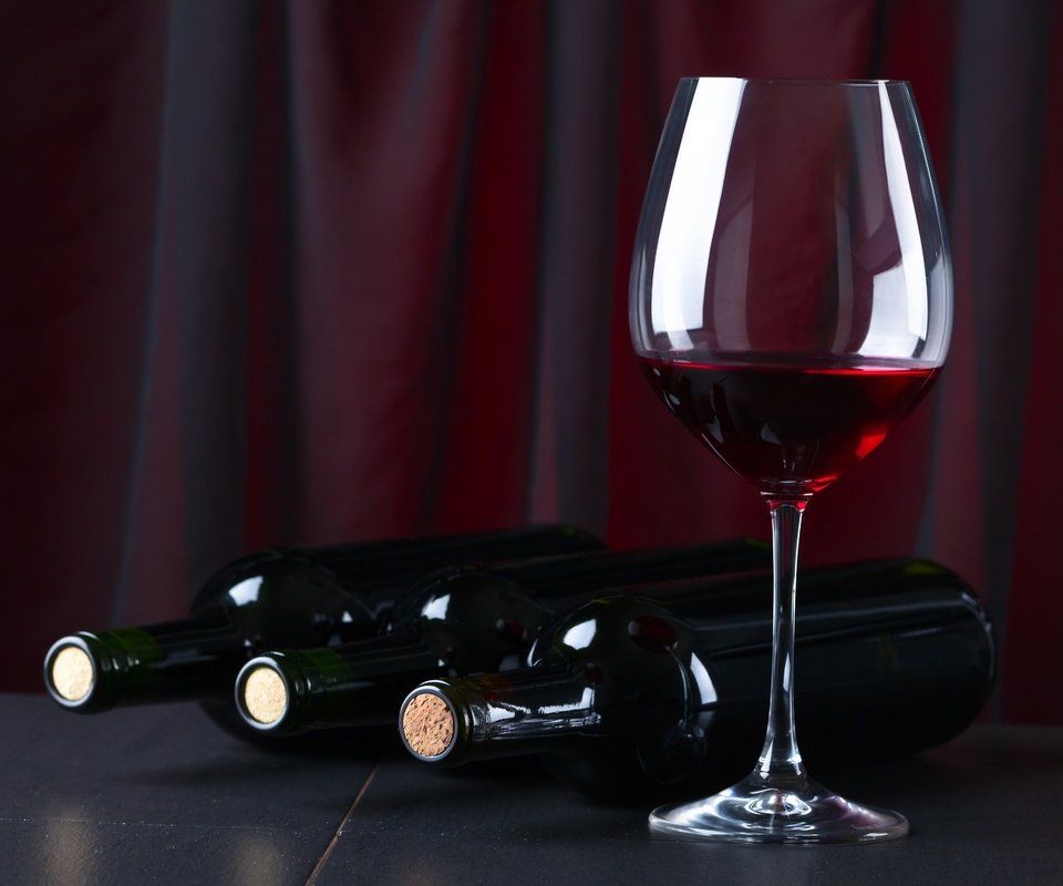 Обои бокал, вино, бутылки, красное, glass, wine, bottle, red разрешение 3906x3000 Загрузить