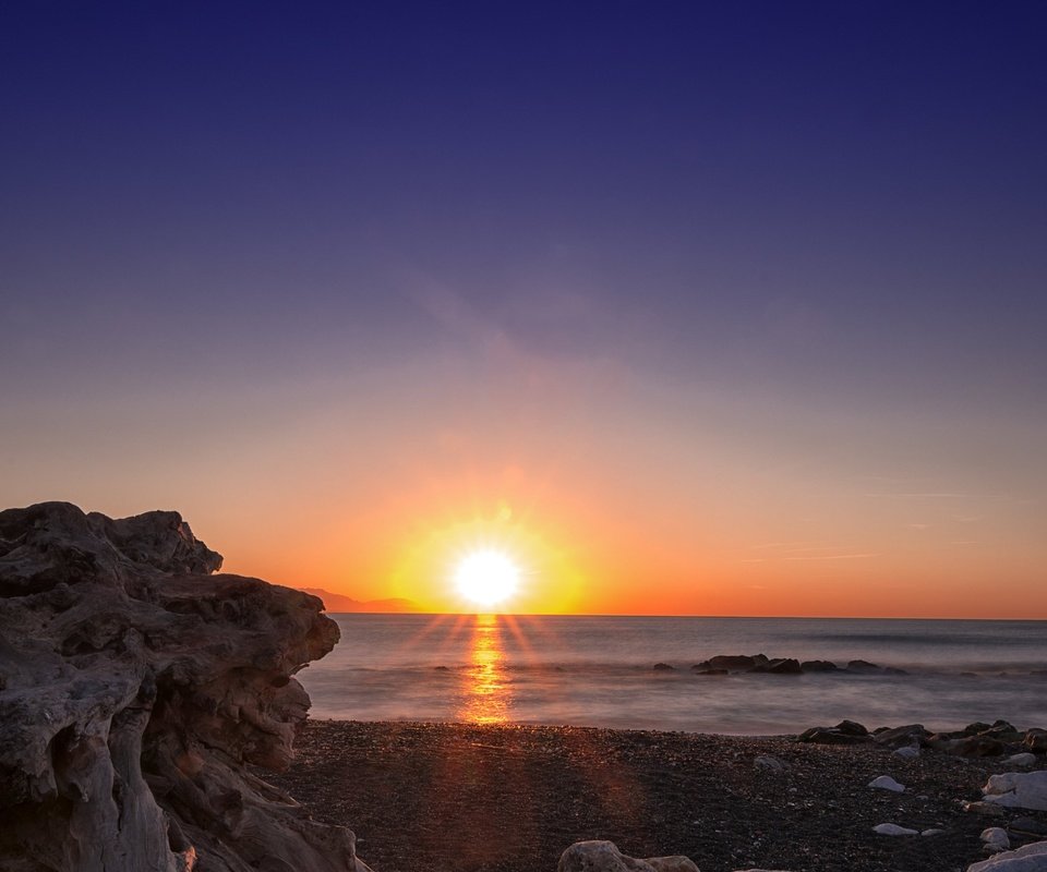 Обои камни, берег, закат, море, горизонт, рассвет, stones, shore, sunset, sea, horizon, dawn разрешение 3840x2160 Загрузить