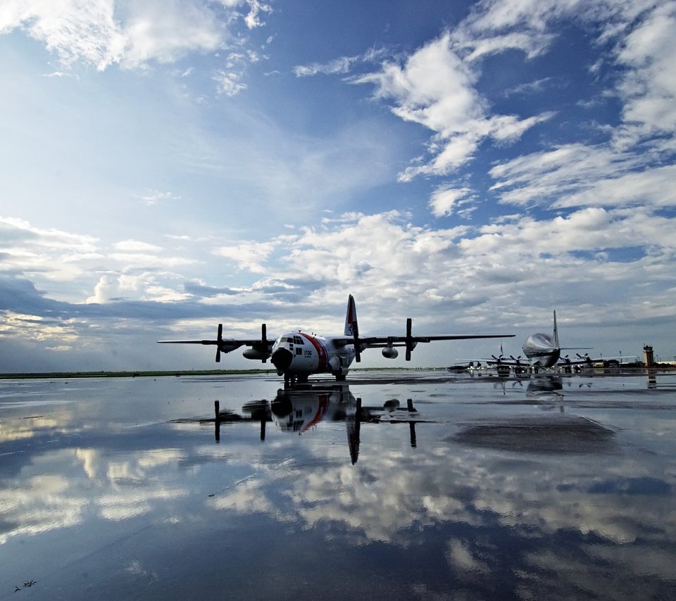 Обои небо, вода, полоса, самолеты, the sky, water, strip, aircraft разрешение 1920x1251 Загрузить