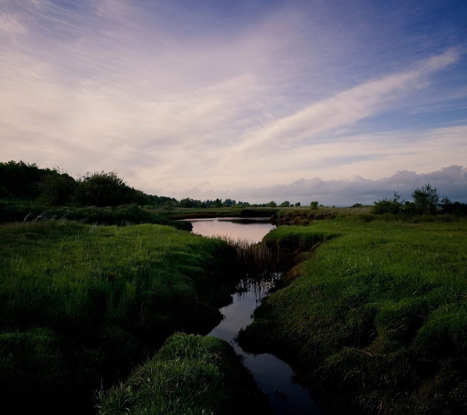 Обои трава, облака, ручей, grass, clouds, stream разрешение 1920x1200 Загрузить