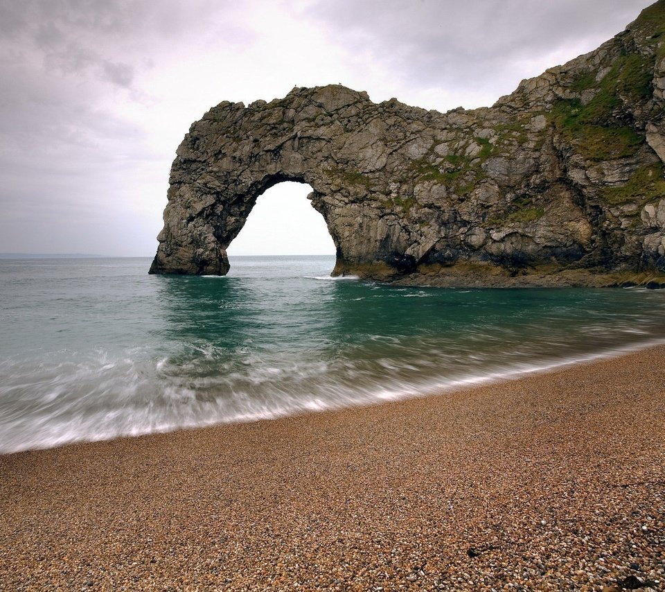 Обои галька, море, скала, заплыв, пролив, pebbles, sea, rock, swim, strait разрешение 1920x1200 Загрузить