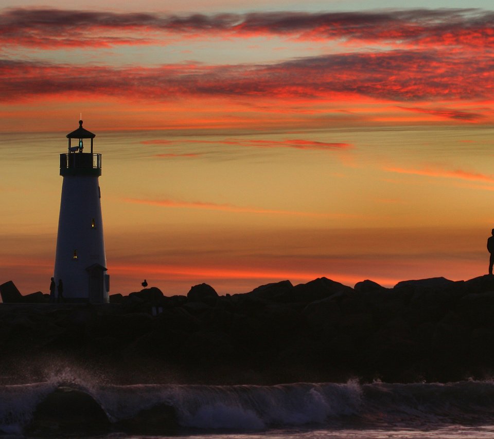 Обои закат, море, маяк, люди, sunset, sea, lighthouse, people разрешение 2560x1600 Загрузить