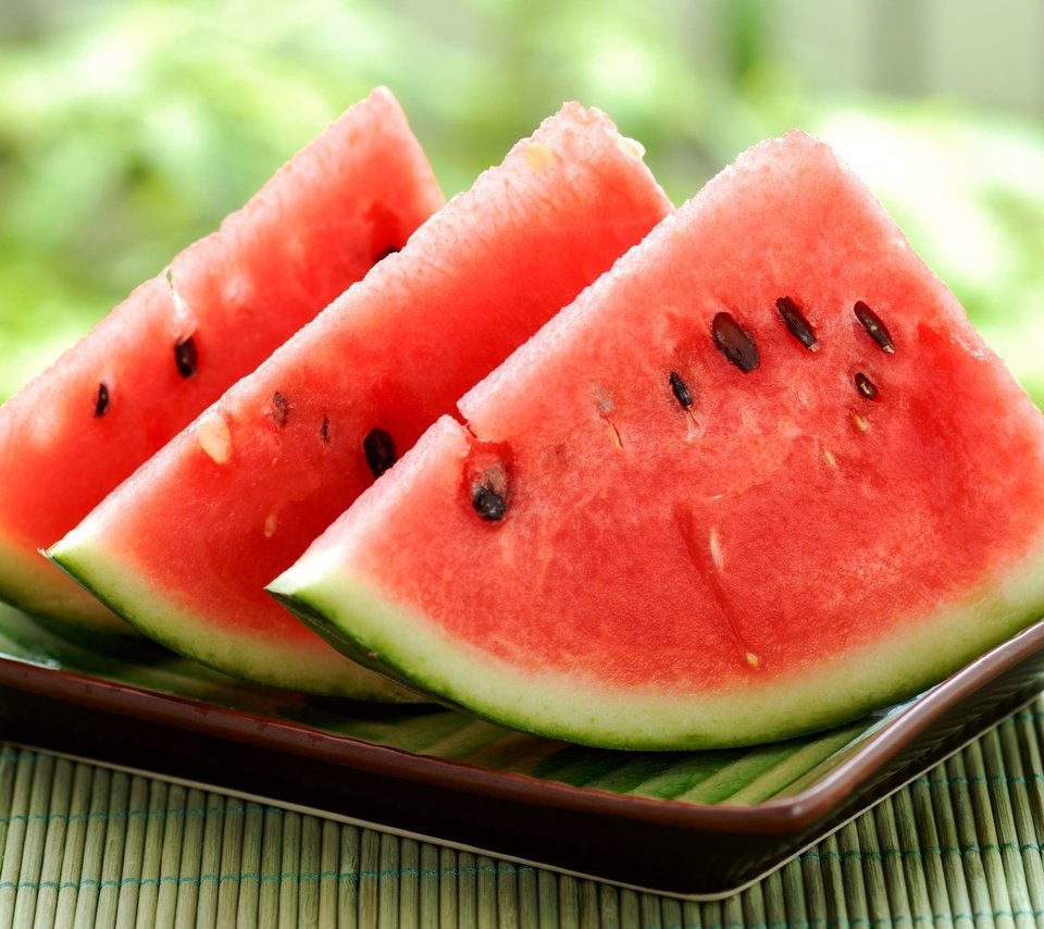 Обои лето, арбуз, ломтики, тарелка, summer, watermelon, slices, plate разрешение 2560x1713 Загрузить