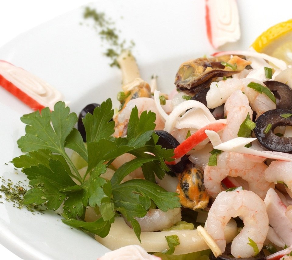 Обои зелень, морепродуктов, оливки, из, салат, морепродукты, креветки, мидии, кальмары, greens, olives, from, salad, seafood, shrimp, mussels, squid разрешение 1920x1200 Загрузить