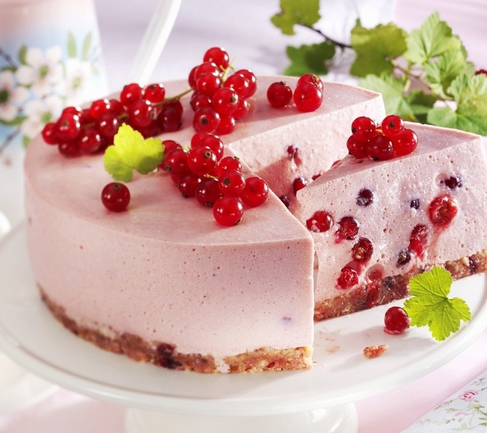 Обои еда, чашка, сладкое, торт, десерт, пирожное, смородины, food, cup, sweet, cake, dessert, currant разрешение 1920x1200 Загрузить