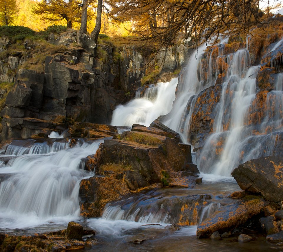 Обои скалы, водопад, каскад, rocks, waterfall, cascade разрешение 1920x1365 Загрузить