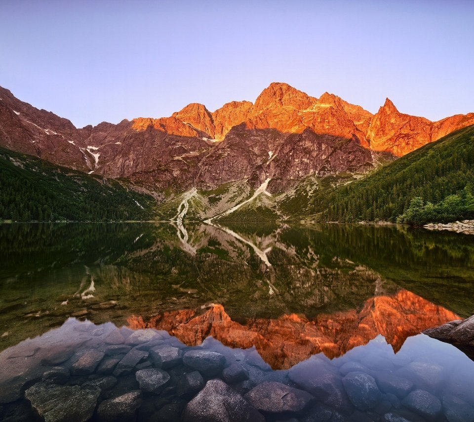 Обои озеро, tatra mountains, горы, отражение, утро, польша, карпаты, татры, морске око, lake, mountains, reflection, morning, poland, carpathians, tatras, morskie oko разрешение 2048x1365 Загрузить