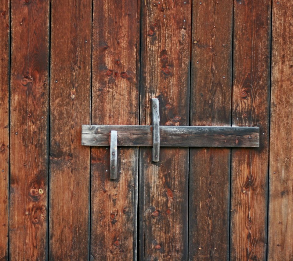 Обои двери, деревянные, старые, засов, door, wooden, old, hasp разрешение 3888x2592 Загрузить