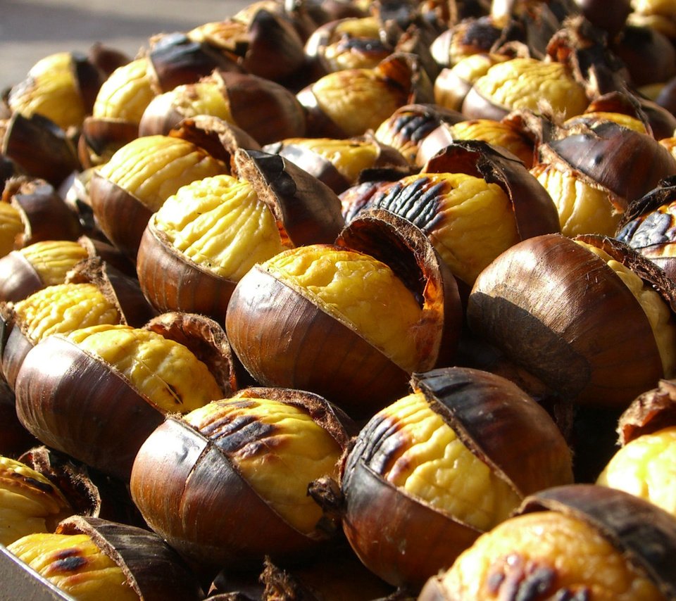 Обои орехи, каштаны, жареные, nuts, chestnuts, fried разрешение 2844x1600 Загрузить