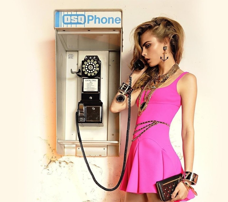 Обои платье, блондинка, телефон, кара делевинь, розовое платье, dress, blonde, phone, cara delevingne, pink dress разрешение 1920x1080 Загрузить