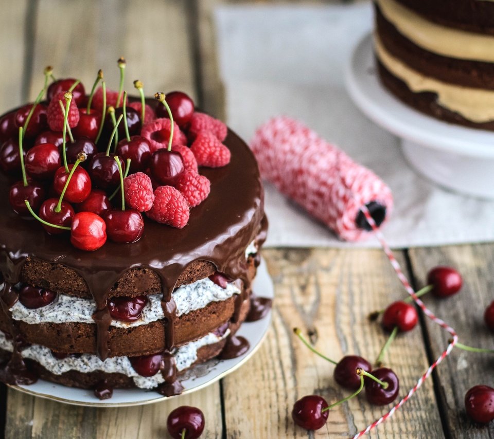 Обои малина, ягоды, вишня, торт, шоколадный, крем, raspberry, berries, cherry, cake, chocolate, cream разрешение 3000x2000 Загрузить