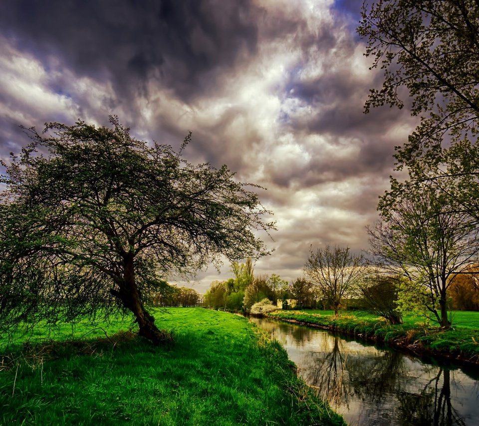 Обои облака, деревья, река, пейзаж, ручей, канал, clouds, trees, river, landscape, stream, channel разрешение 2048x1365 Загрузить