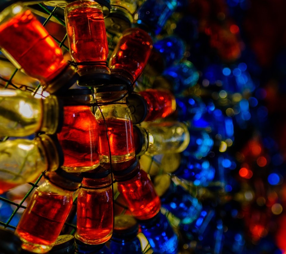 Обои стекло, жидкость, флаконы, боке, баночки, бутылочки, glass, liquid, bottles, bokeh, jars, bottle разрешение 6000x4000 Загрузить