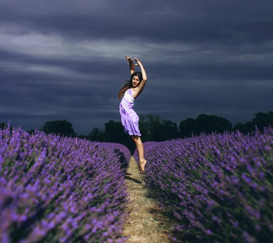 Обои цветы, девушка, настроение, поле, лаванда, прыжок, танец, flowers, girl, mood, field, lavender, jump, dance разрешение 1920x1201 Загрузить