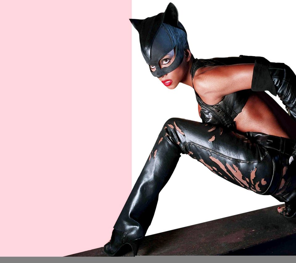 Обои девушка, взгляд, лицо, холи бери, женщина-кошка, girl, look, face, halle berry, catwoman разрешение 3000x2000 Загрузить