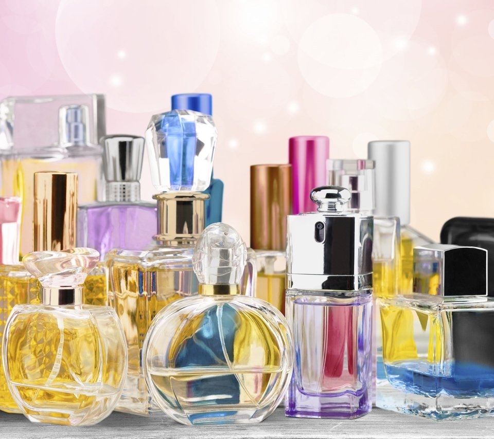 Обои флаконы, духи, парфюмерия, ароматы, bottles, perfume, flavors разрешение 3840x2400 Загрузить