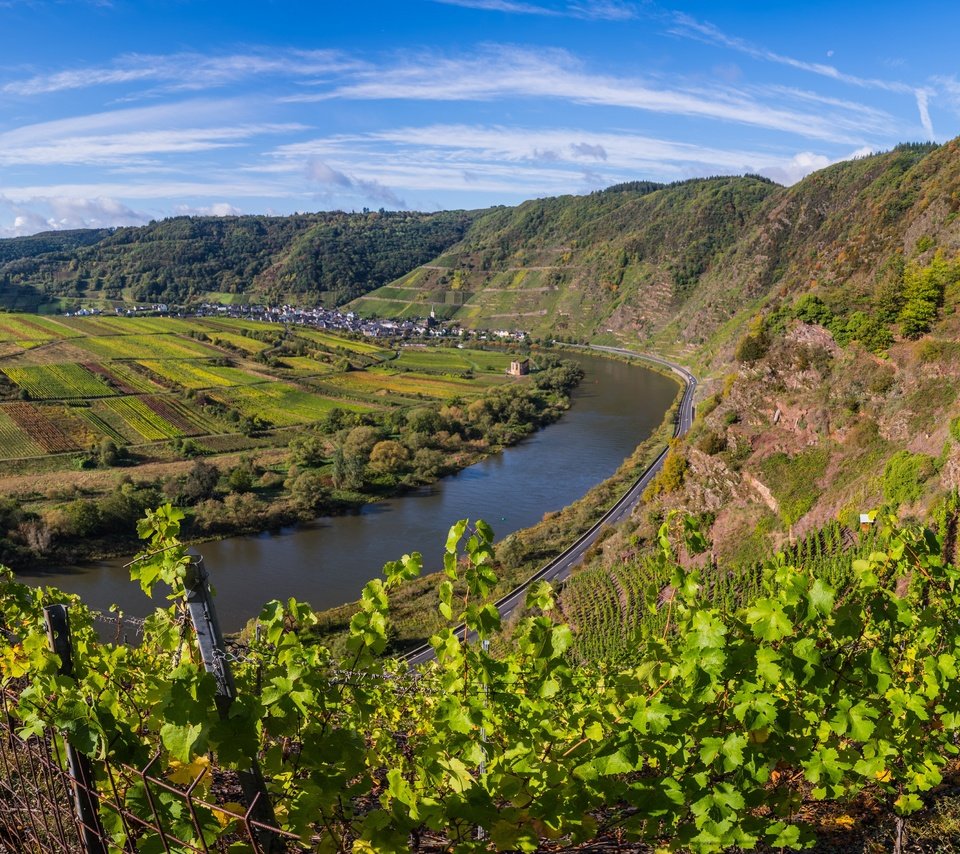 Обои небо, холмы, пейзаж, речка, германия, виноградники, the sky, hills, landscape, river, germany, the vineyards разрешение 5120x3003 Загрузить