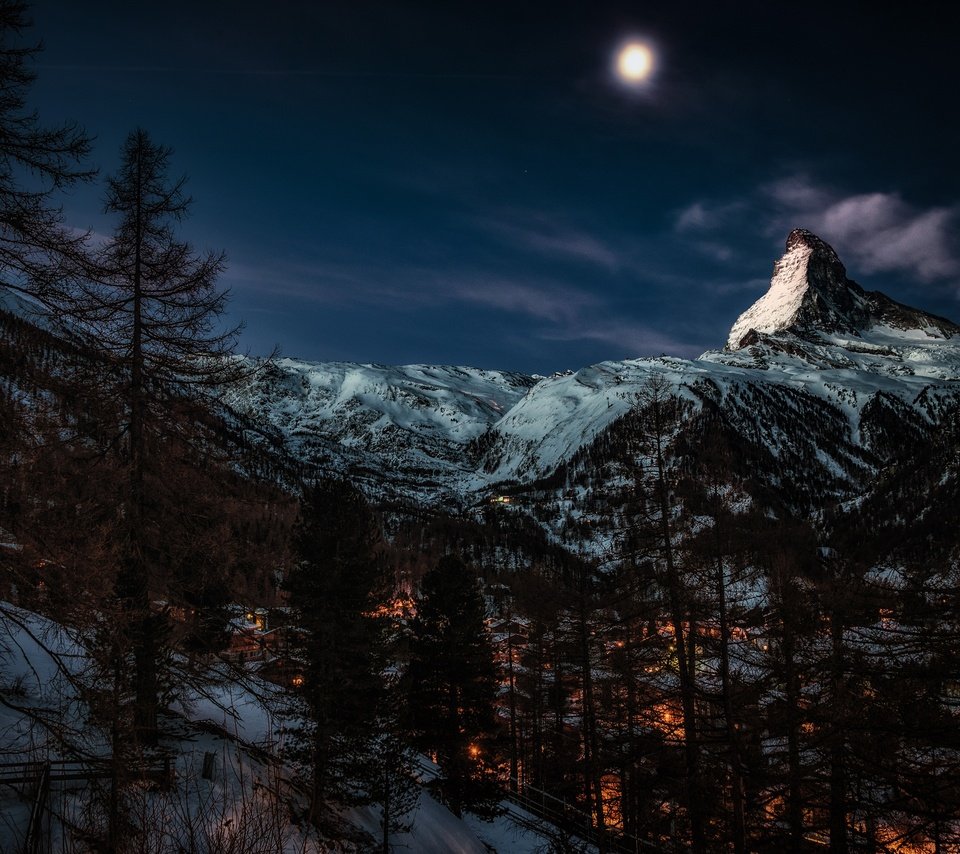 Обои ночь, деревья, горы, лес, зима, луна, night, trees, mountains, forest, winter, the moon разрешение 3840x2560 Загрузить