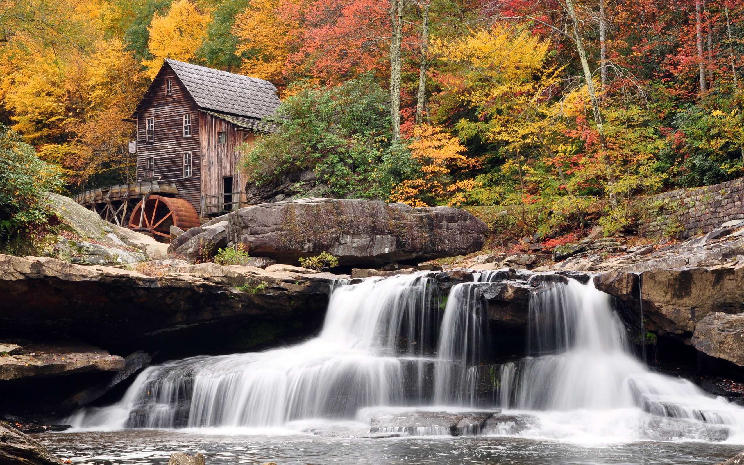 Обои лес, водопад, осень, мельница, западная вирджиния, babcock state park, forest, waterfall, autumn, mill, west virginia разрешение 2560x1600 Загрузить