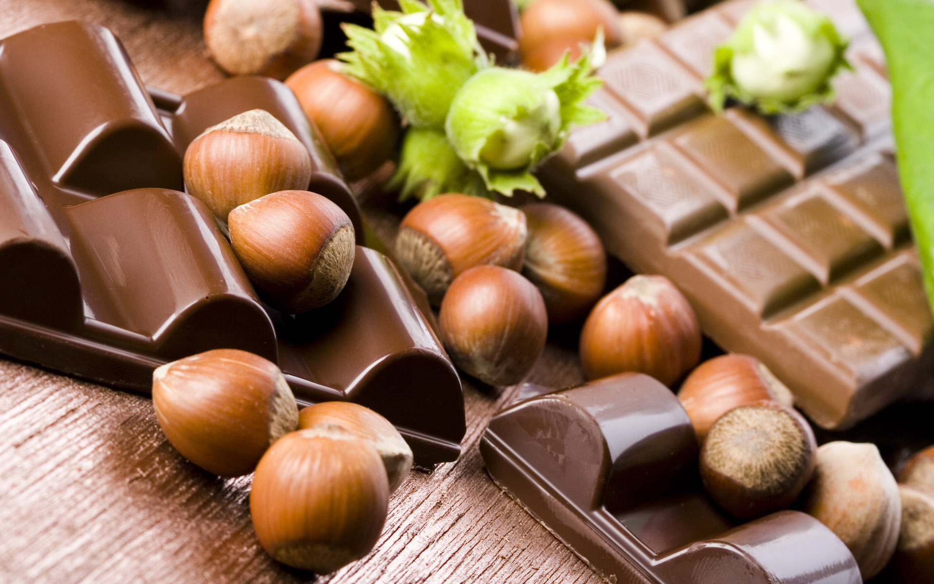 Обои орехи, шоколад, фундук, лесной орех, скорлупа, плитки, nuts, chocolate, hazelnuts, hazelnut, shell, tiles разрешение 1920x1200 Загрузить