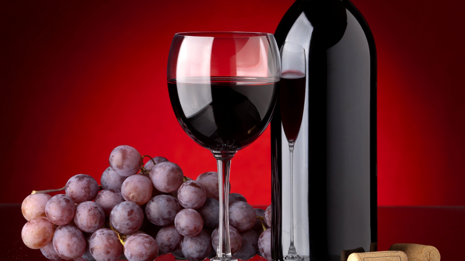Обои виноград, бокал, вино, бутылка, красное, пробки, grapes, glass, wine, bottle, red, tube разрешение 1920x1080 Загрузить
